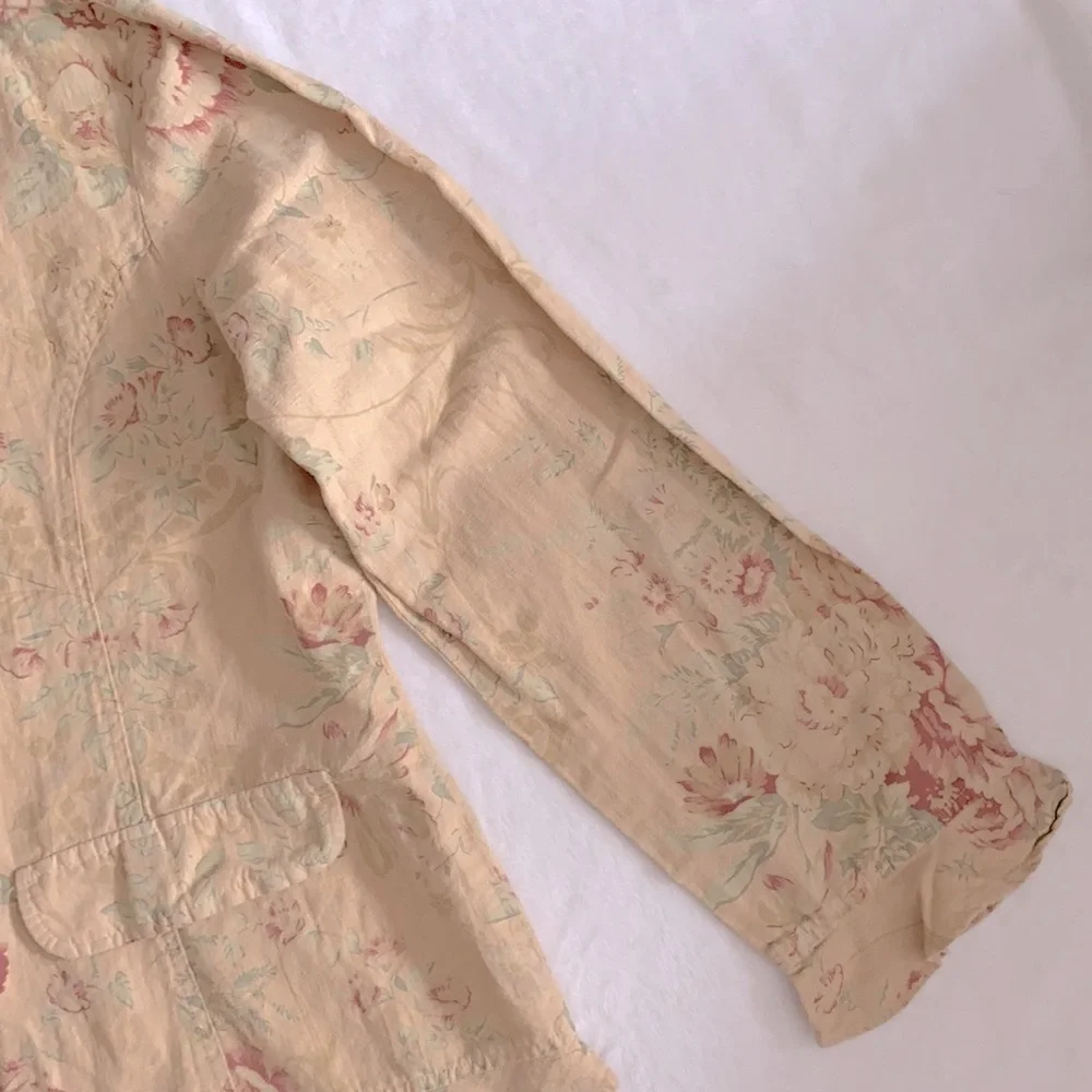 {VTG} Monroe & Main | Linen Cotton Floral Print Button Front Ruffle Trim Top - Picture 4 of 15